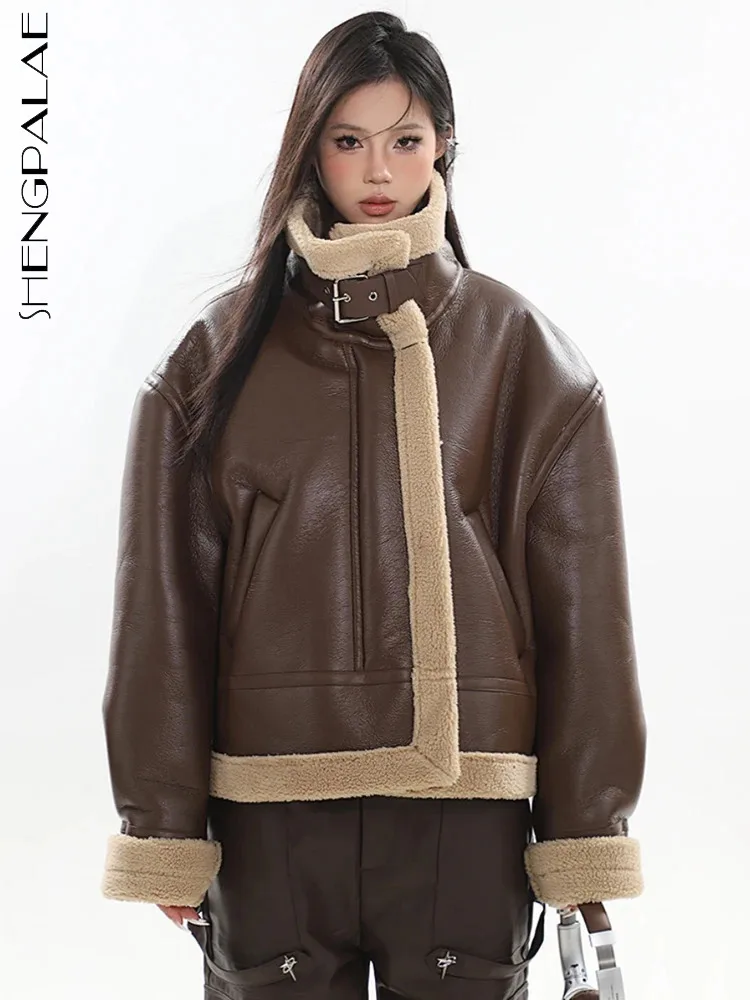 

SHENGPALAE Women Vintage Leather Lamb Wool Padded Coat Winter 2023 New Tide Stand Collar Belt Buckle Biker Thicken Jacket 5R8015