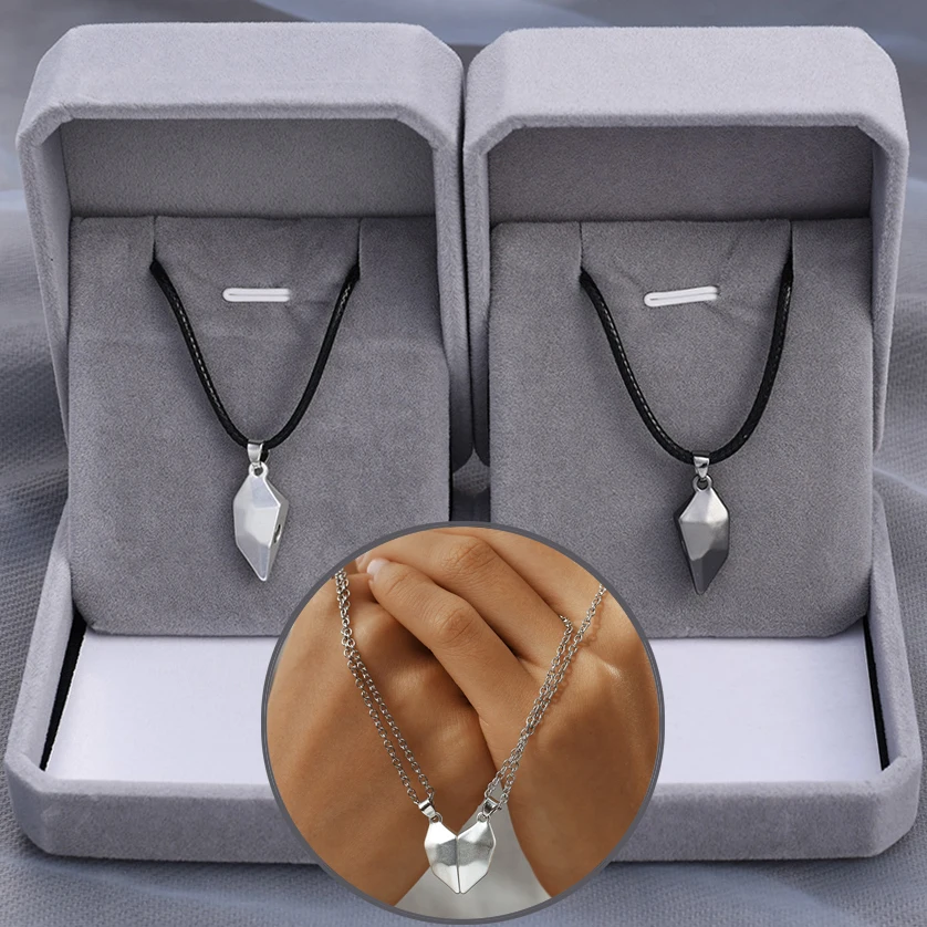 2pcs Magnetic Heart Necklace to My Girlfriend