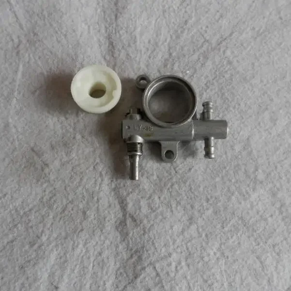 

T425 OIL PUMP FOR HUSQVARNA CHAIN SAW T435 ALPINA 422 STIGA SPR270 CASTEL GARDEN XC42 CHAINSAWS HOUSING OILER 521586001