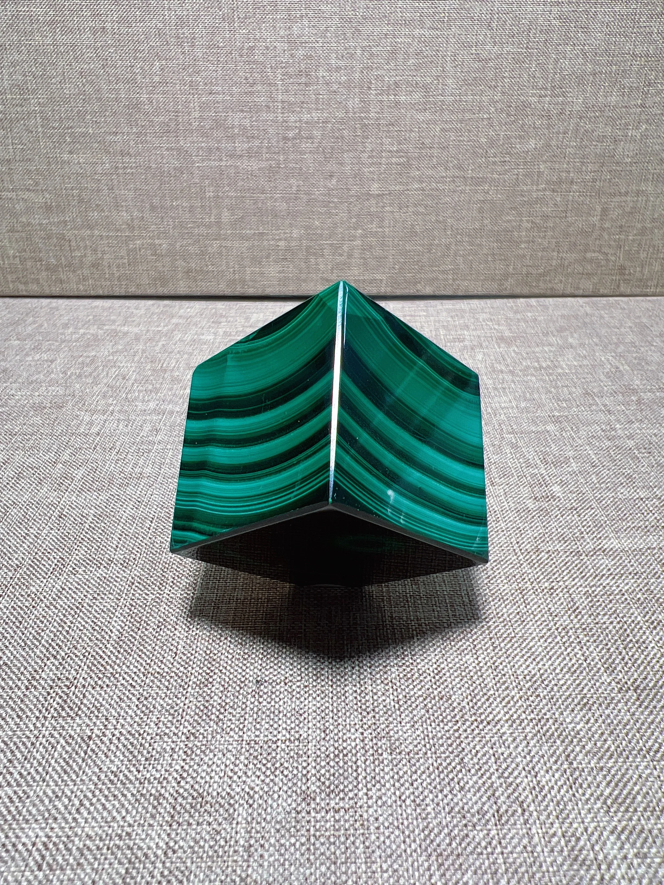 

Natural Malachite Cube Free Form, Carving Reiki Healing Stone Home Decoration Exquisite Gift