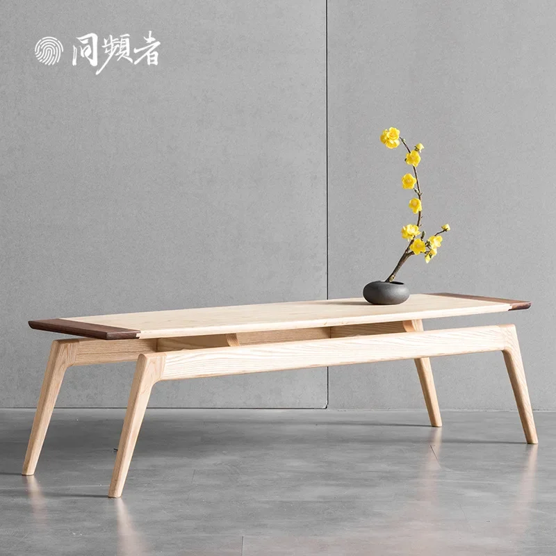 

Простой современный журнальный столик из массива дерева, черный кофейный столик из ясеня и ореха для маленькой квартиры, гостиной, скандинавский чайный столик