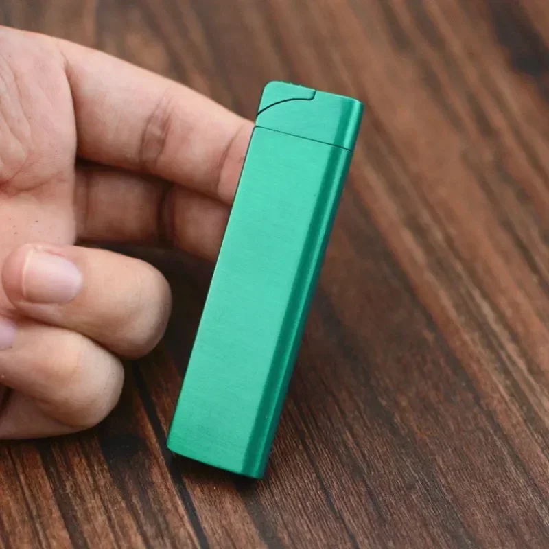 Mini Windproof Lighter butane gas lighter cigarette lighter Green Flame Refillable Butane Gas Lighter Simple Cigarette Lighters Smoking Accessories Men Women