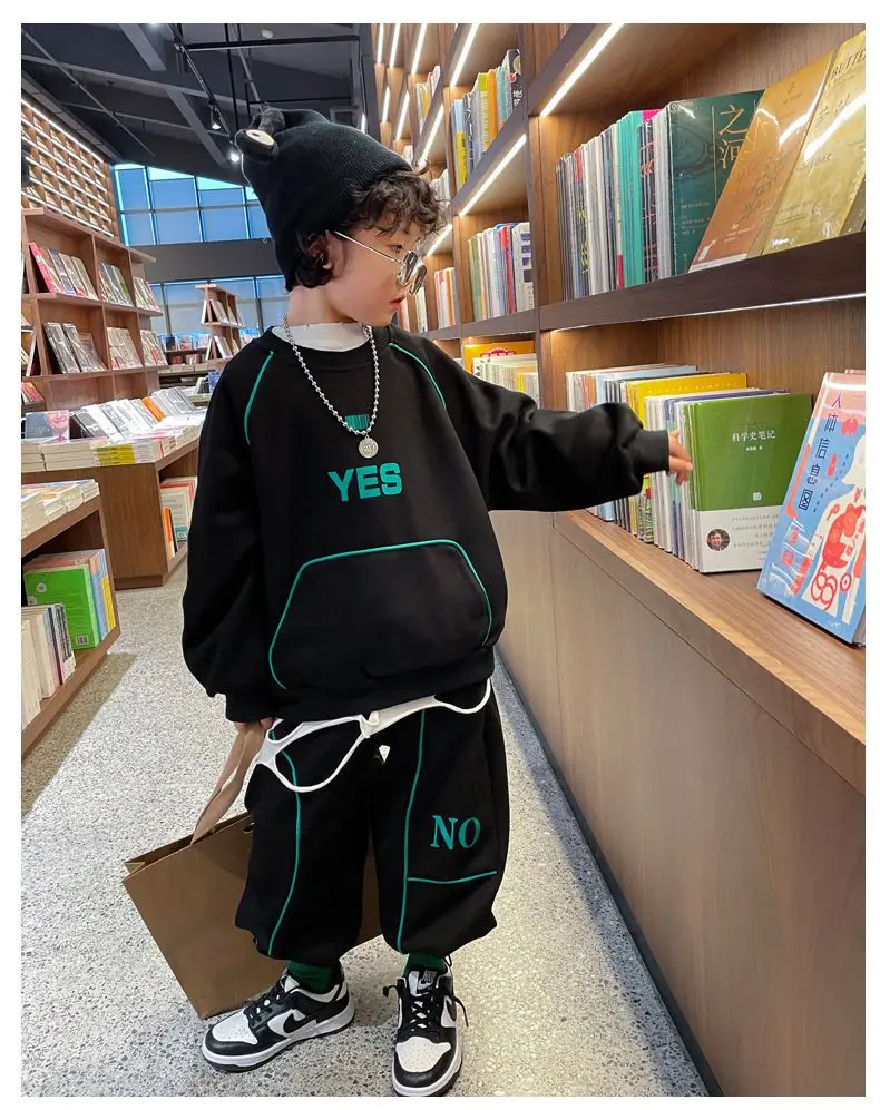 

Children's new cotton Spring and autumn boys and girls suit long-sleeved hoodie casual sports letter top pants two-piece set