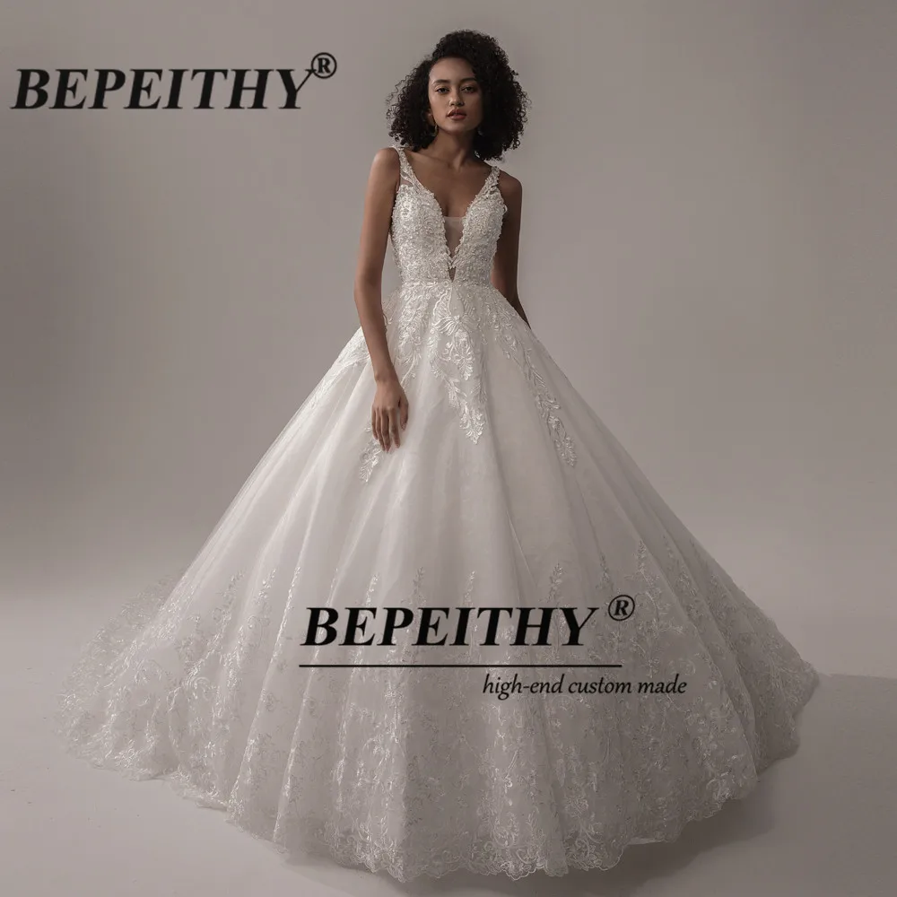 Deep V Neck Lace Wedding Dress For Women Indian Bride Princess Sleeveless Bridal Bouquet Gown wedding dresses