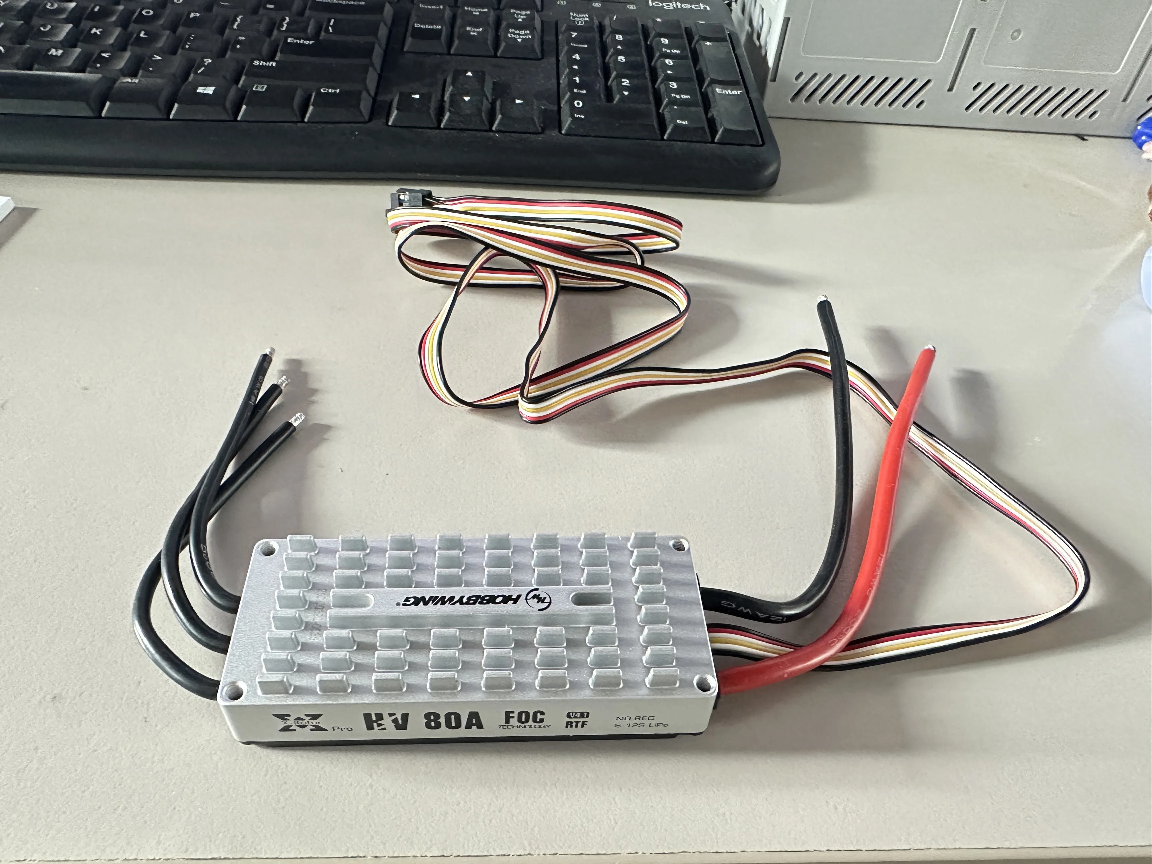 

1 шт. Hobbywing XRotor FOC Power System 6215 8120 HV 80A FOC V4.1 ESC Speed Controler для FPV сельскохозяйственных дронов с распылением