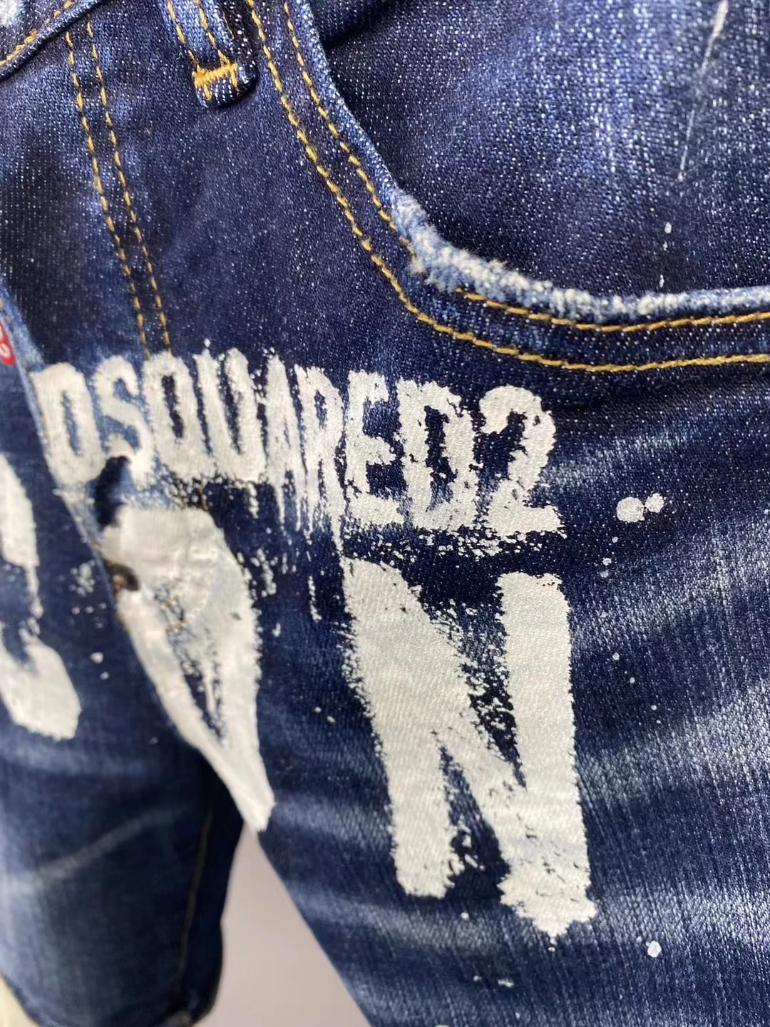 2021 New Style Dsquared2 Slim Hole Paint Denim Shorts 2025 regular jeans