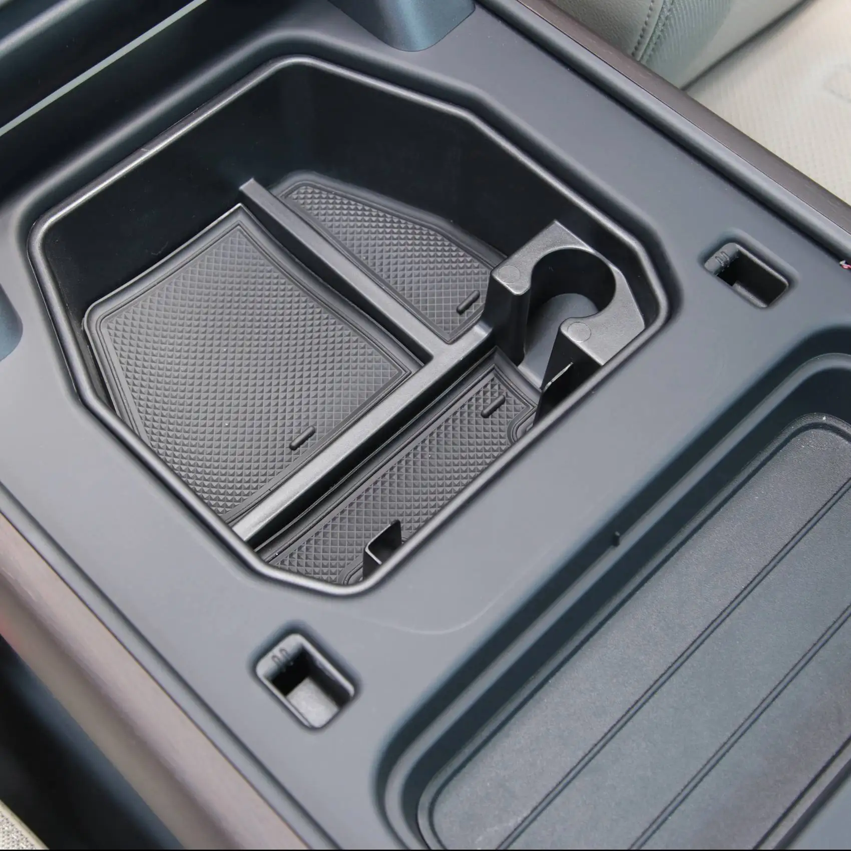 

Для Land Rover Defender 110 2020 2021 Автомобильная центральная консоль коробка для хранения подлокотник разделитель Органайзер лоток аксессуары, ABS