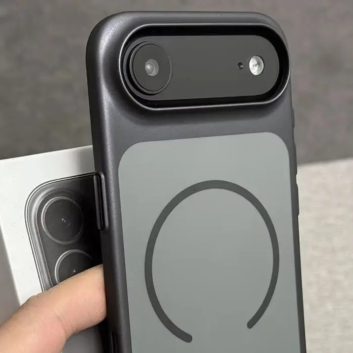 Sleek Metallic Magnetic Wireless Charger Phone Case - Ultra-Thin Matte Glossy Finish