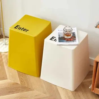 Sgabello da pranzo creativo in plastica, mobili nordici, sgabelli alti, sedile mobile, poggiapiedi, sedia moderna per il tempo libero, sgabello per tastiera, personalizzato