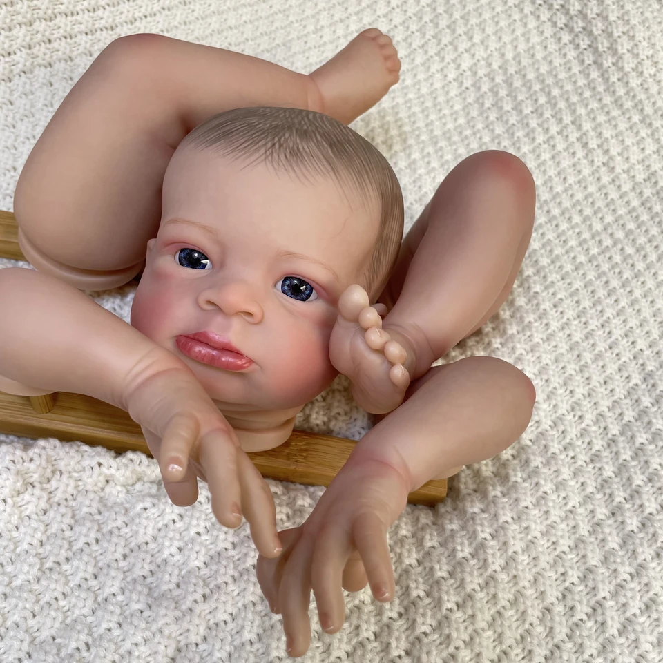 子供のための目に見えないベインクロスボディを備えたリアルな3D