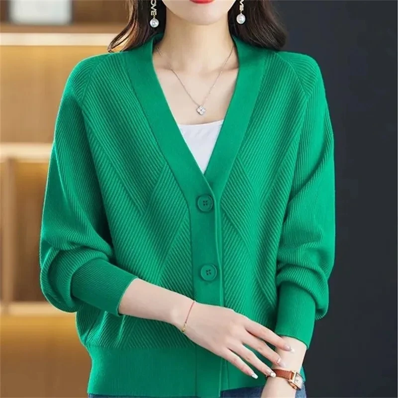 

2023NEW Autumn Short Long Sleeve V-Neck Knitted Cashmere Cardigan Women's Loose Bat Sleeve Sweater Coat Button Cardigan Sweater