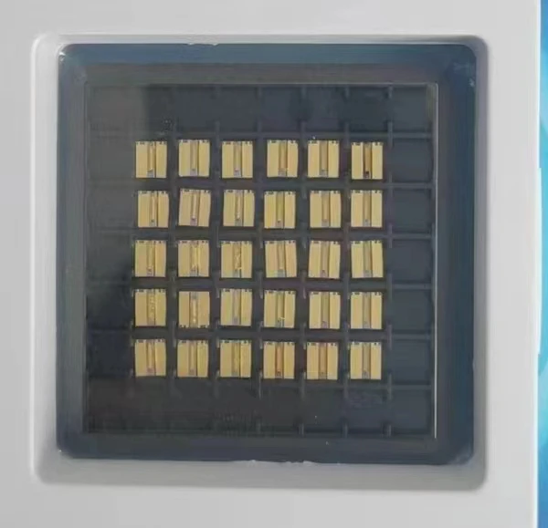 고효율 서브마운트 IR 응용용 레이저 다이오드 모듈 6W 808nm Cos 칩