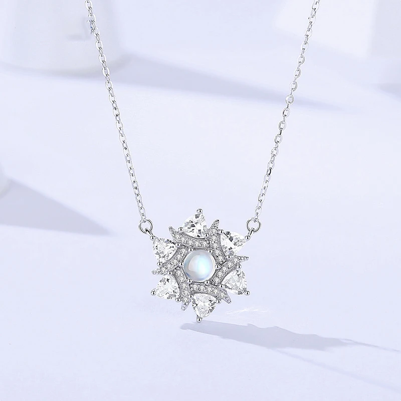 

925 пробы Серебряная Снежинка ожерелье лунный камень универсальное чувство роскоши, светильник Роскошная циркониевая цепочка для ключиц вечерние подарок