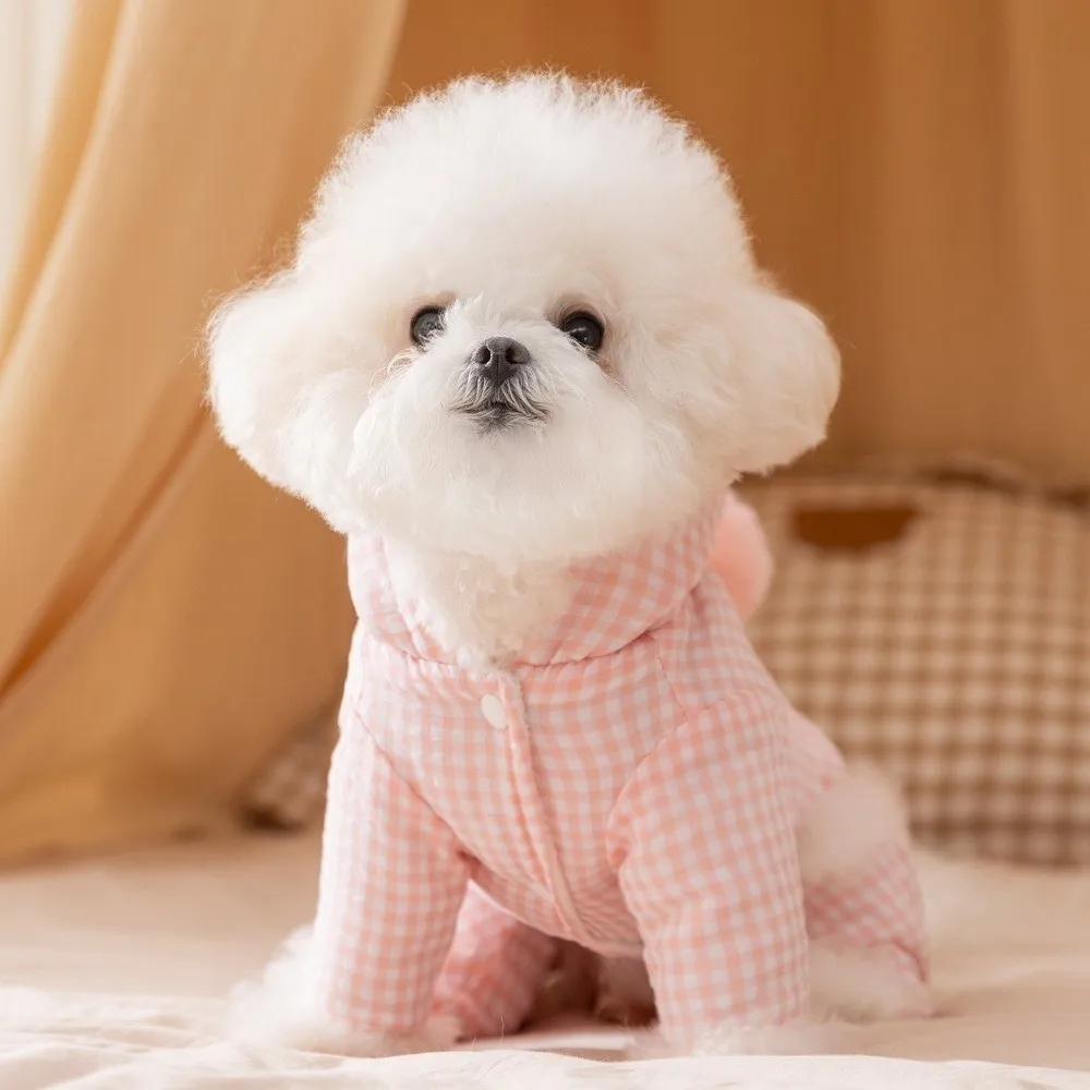 격자무늬 디자인 겨울용 따뜻한 강아지 옷 두꺼운 편안한 강아지 점프수트 플러시 볼이 달린 네발 강아지 의상 일상복