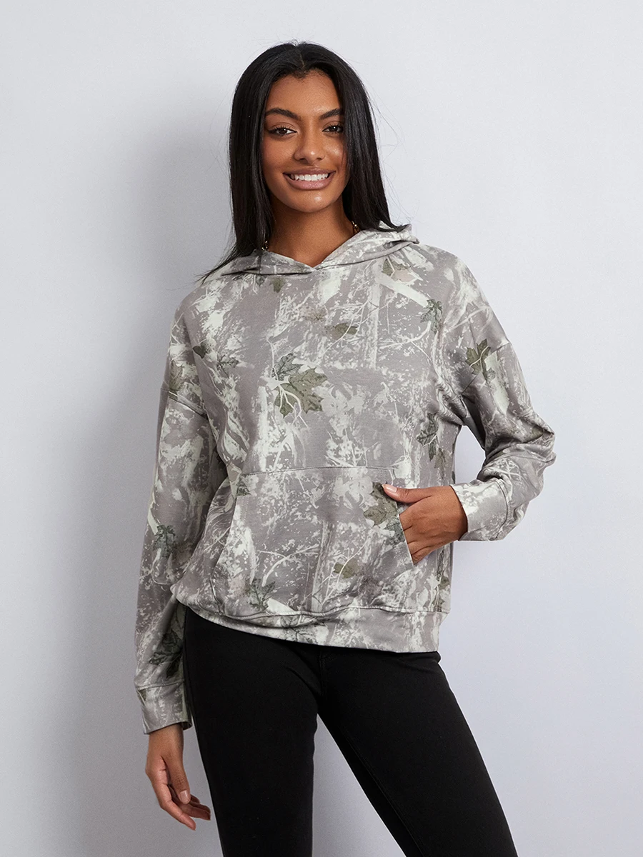

Women Camo Maple Leaf Hoodie Oversized Pullover Sweatshirt Drop Shoulder Fleece Hooded Sweatshirts with Pocket
