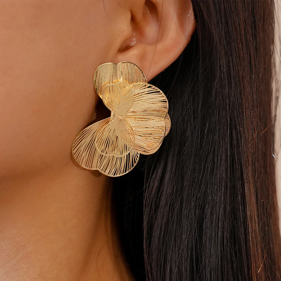 Elegant Multi Layer Metal Petal Flower Stud Earrings for Women Creative Gold Color Hollow Floral Piercing Earrings Jewelry Gifts