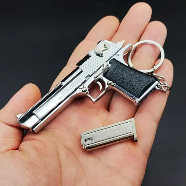 1:3 Desert Eagle Metal Mini Toy Gun Model Alloy Keychain Look Real Collection Pubg Exquisite Portable Decorations Gifts for Boys 3