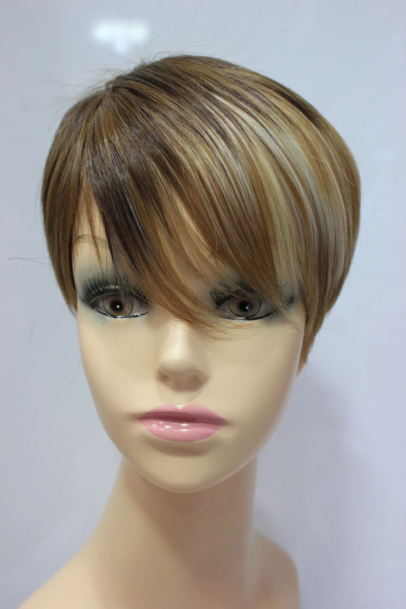 

brown yellow light bonde Short Pixie Cut Hairstyles Women's Straight Synthetic Hair Wigs Capless Wigs 8 Inch