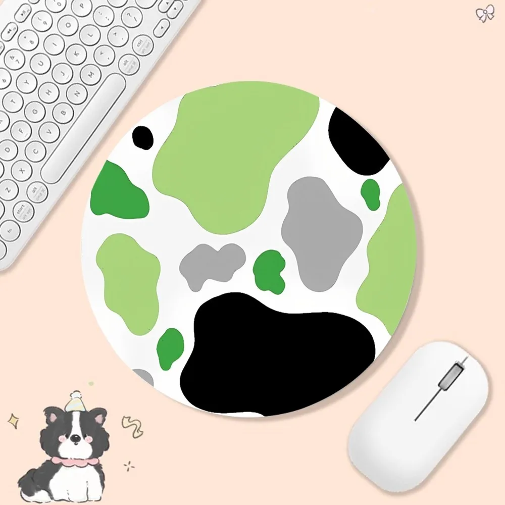 Cow Print Animation Round Office Computer Desk Mat Table Keyboard Big Mouse Pad Laptop Cushion Non-slip for PC Computer Table 4