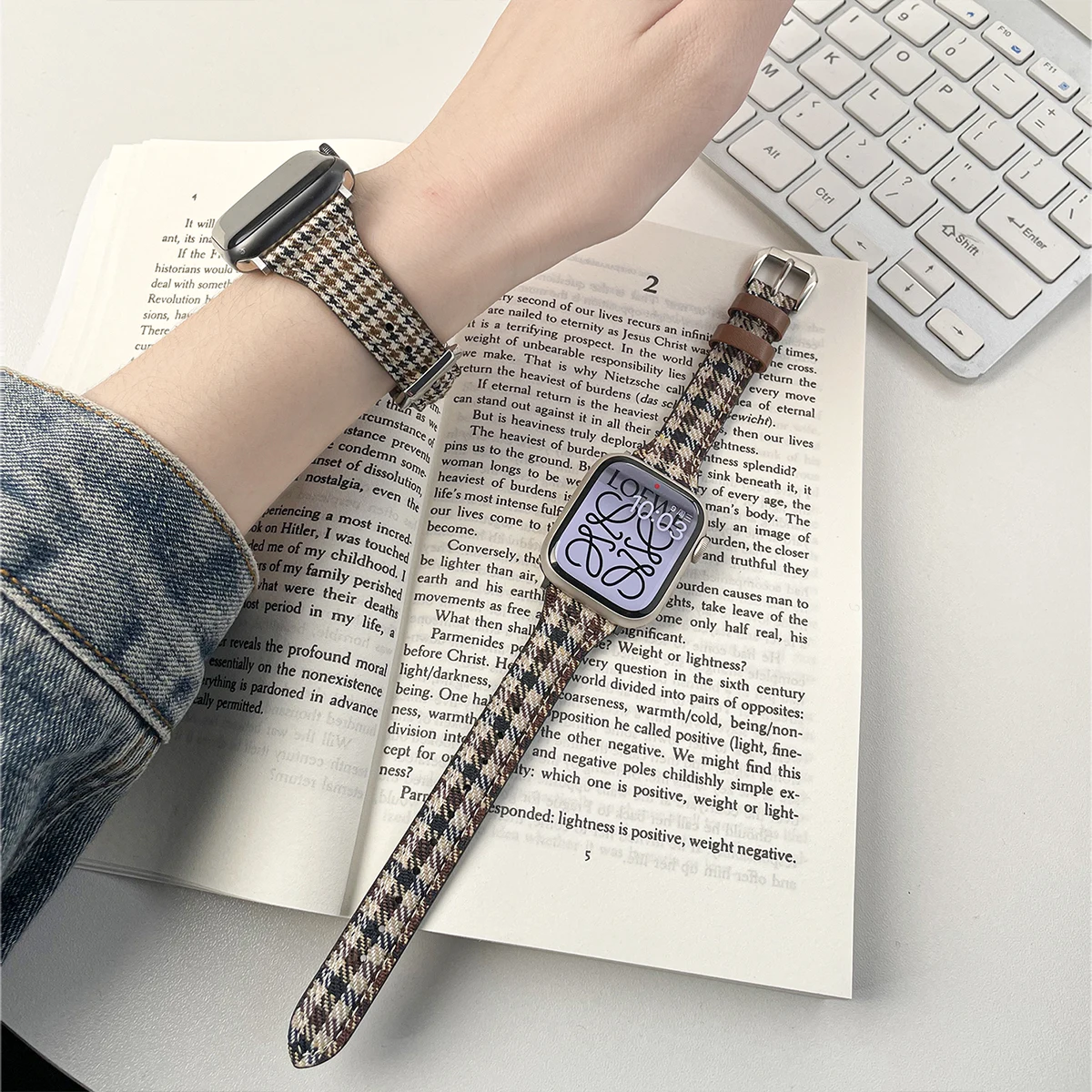 

Leather Bracelet for Apple Watch Slim Strap SE 8 7 6 5 4 41/45mm 40/44mm Lattice Pattern Band for iWatch Band 38/42mm 3 2 1 49mm