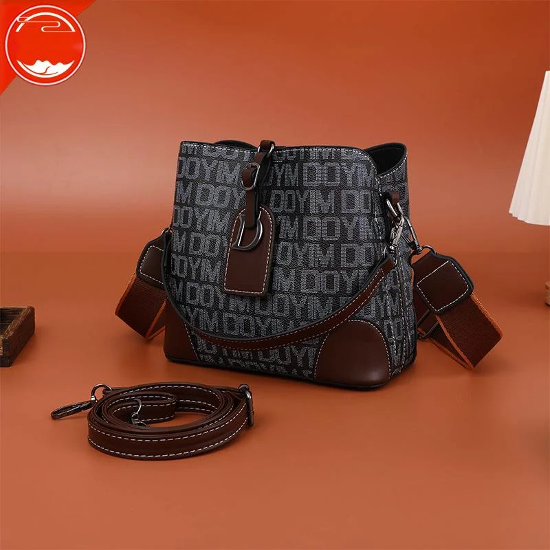 2023 Nuova borsa da donna di lusso Suni Junior Light Borsa a secchiello con texture di alta qualità Borsa a tracolla con una spalla di moda retrò_voghion.com