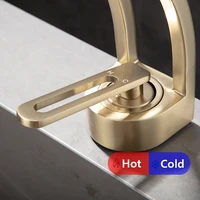 Luxury Brushed Gold โมเดิร์นห้องน้ําก๊อกน้ําดาดฟ้าติดตั้งทองเหลืองอ่างล้างหน้าก๊อกน้ําร้อนและเย็นก๊อกน้ําอ่างล้างจานสําหรับห้องน้ํา 3