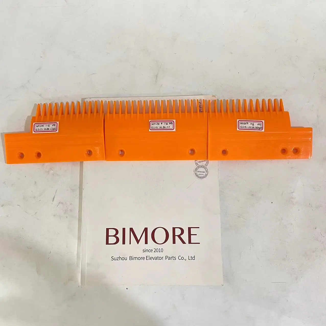 Escalator ABS Comb S655B6 Plastic Orange L155mm W92mm Hole Space 80mm 27mm LEFT 12 Teeth Use for Hyundai