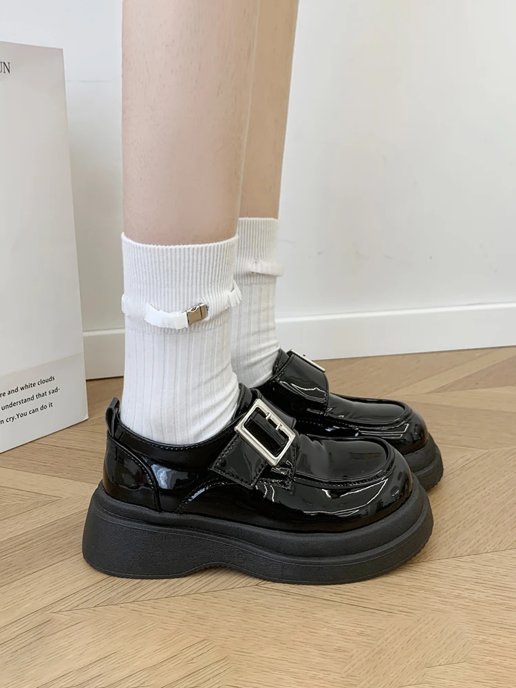 

Туфли женские осенние с мехом, лоферы с круглым носком, универсальные кроссовки на платформе в британском стиле, повседневная обувь с закрытым носком