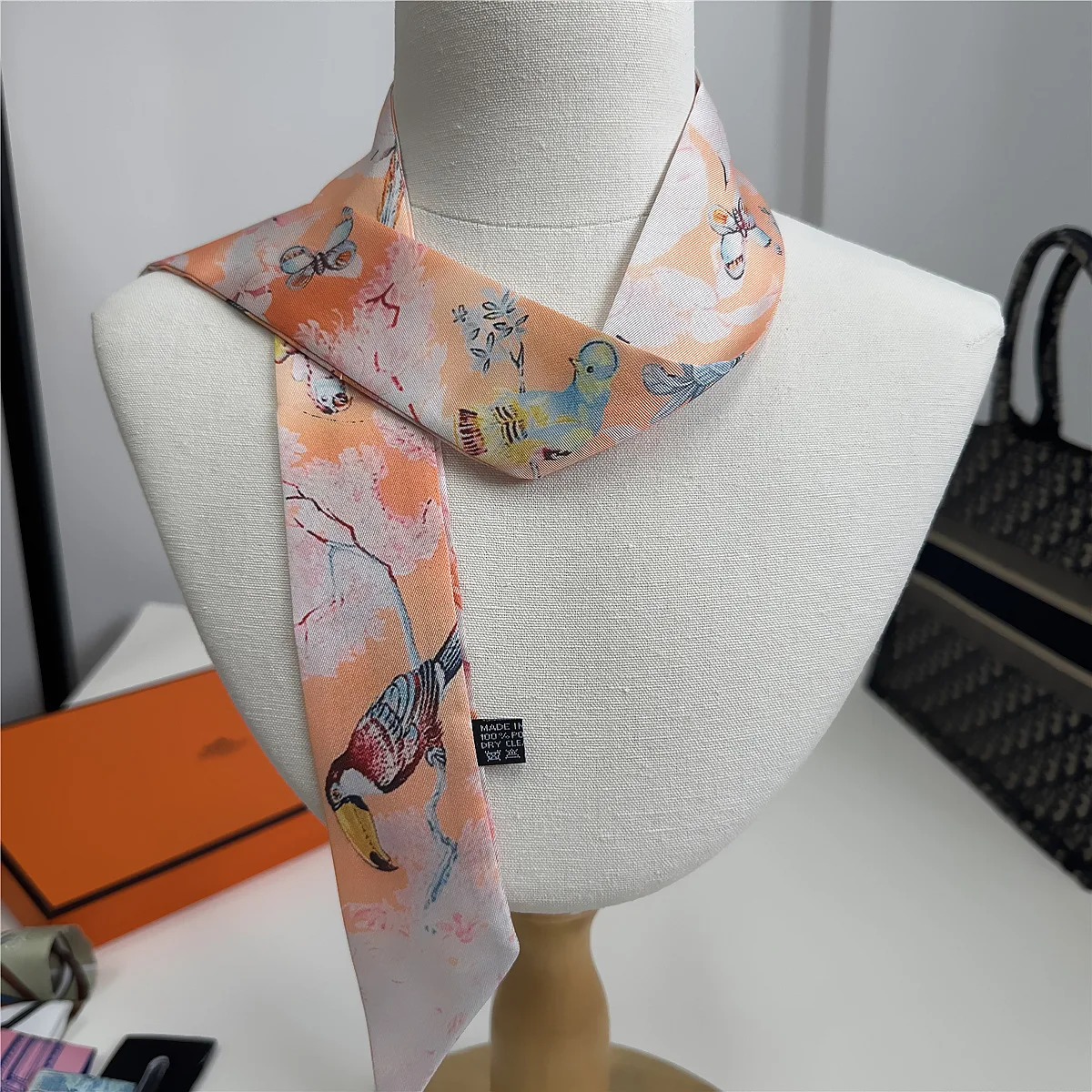 Vielseitiger Dschungelpapageien-Print Damenhandtaschen-Griffband Seidenschal-Paketband Haar- und Kopfband Schal-Dekoration – Detail 11