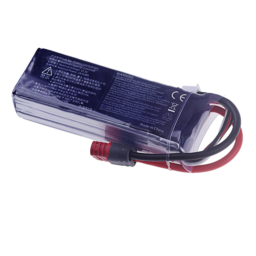 Batterie LiPo 3S 11.1V 2200mAh 30C avec prise T, tenue dans une main pour échelle, fond neutre.