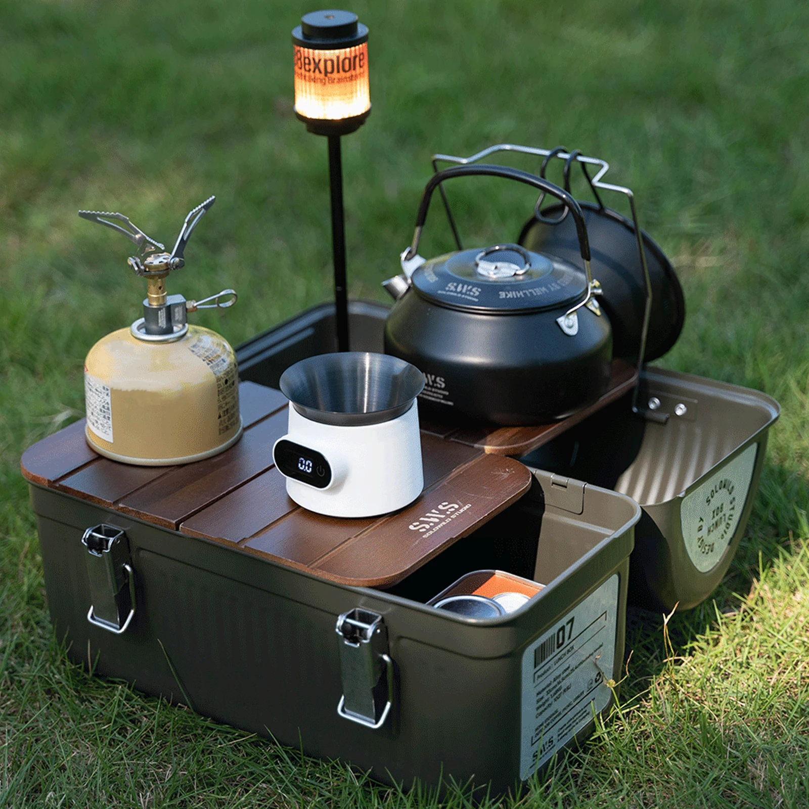 Vintage Metal Lunchbox With Handle And Latch 9.5L Metal Lunchbox Storage Boxes Food Drinks Containers Outdoor Camping Tools New