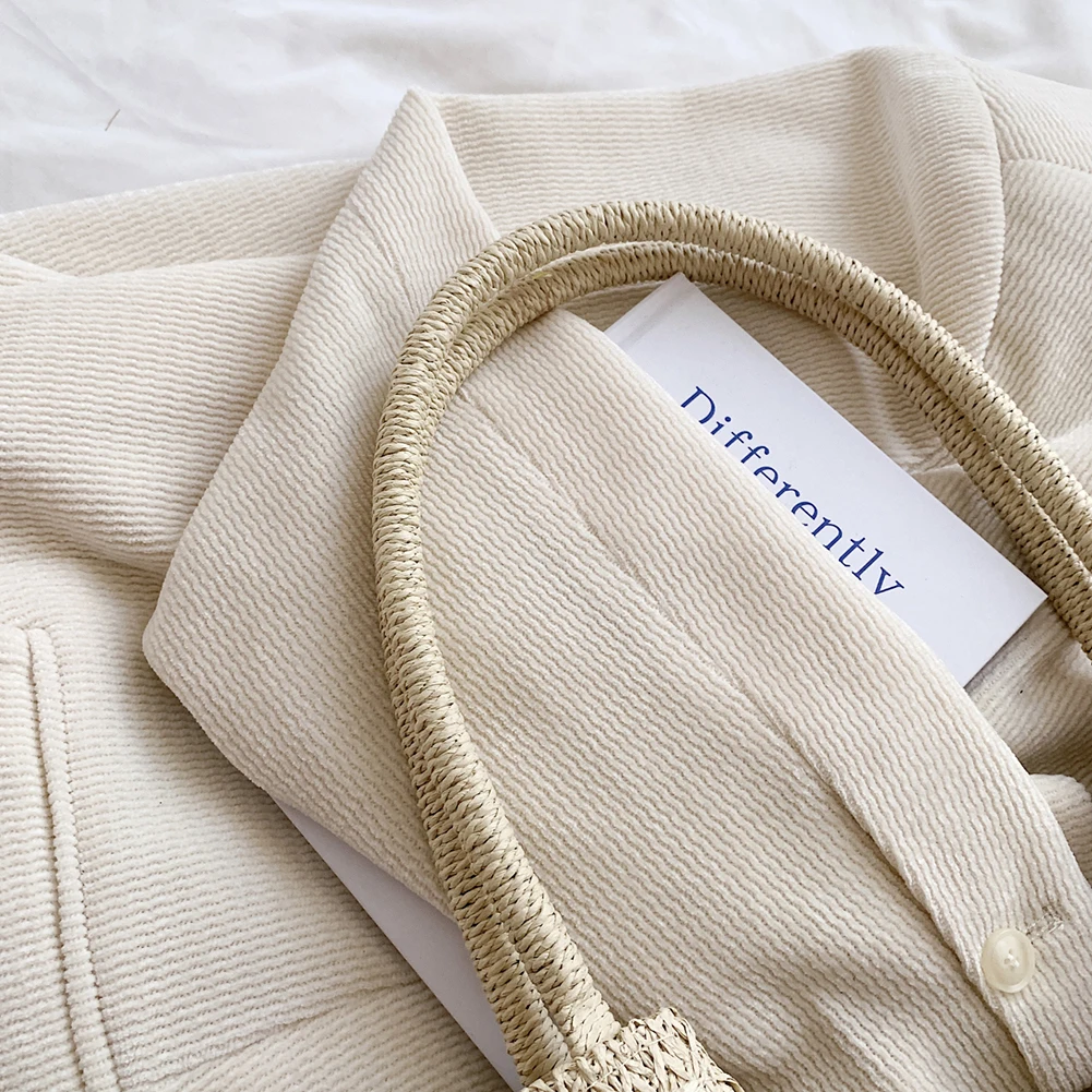 Straw Beach Bag Summer Woven Tote Bag with Tassels Large Shoulder Bag for Women Straw Purses and Handbags Rattan Boho Bag Raffia