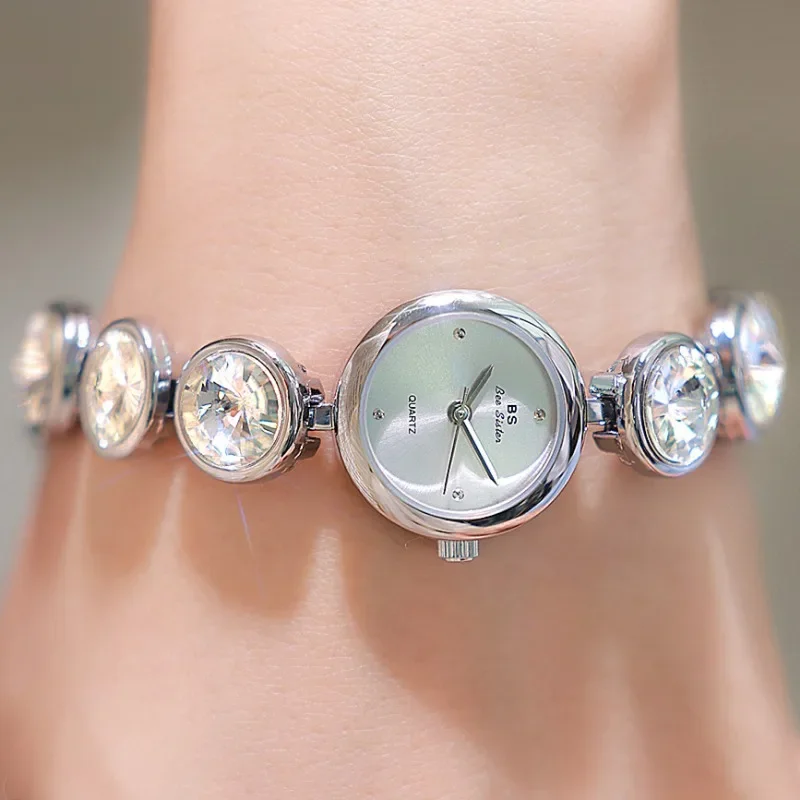 Luxury Women Watch Small Round Dial Fashion Champagne Gold Inlaid Diamond Bracelet Strap Exquisite Girl Quartz Watches Relojes