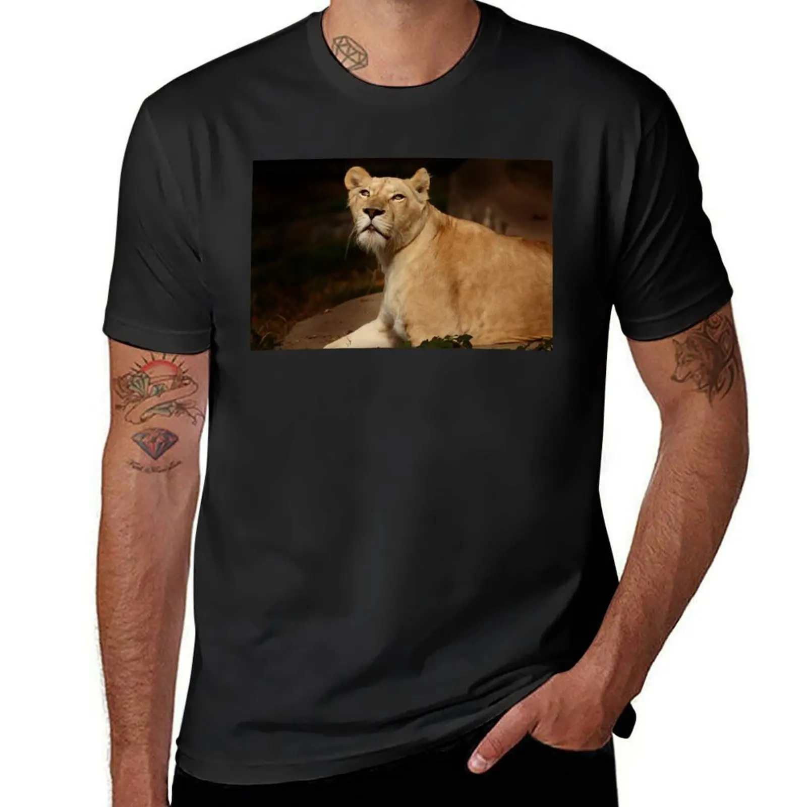 

Lioness Portrait II T-shirt korean fashion heavyweights customizeds blacks mens cotton t shirts