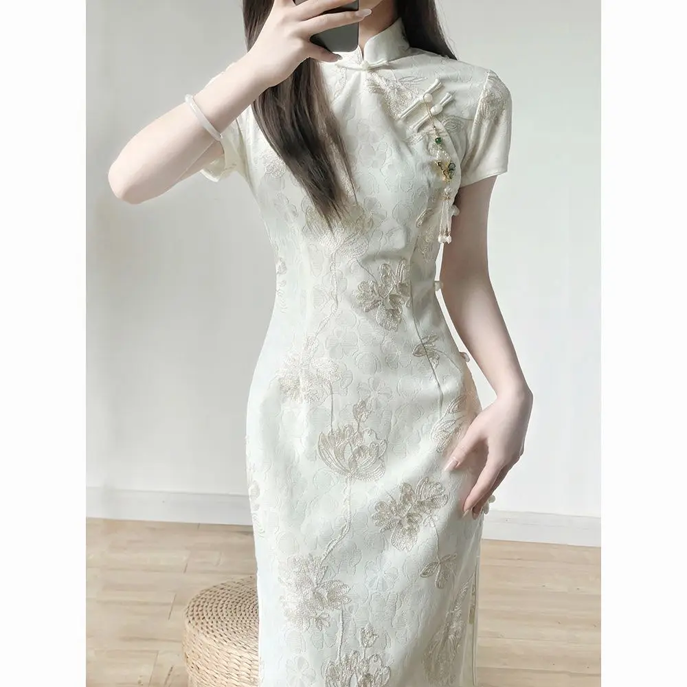 

Beige embroidered long slit cheongsam short sleeve Chinese style female spring autumn daily evening Chinese traditional dress