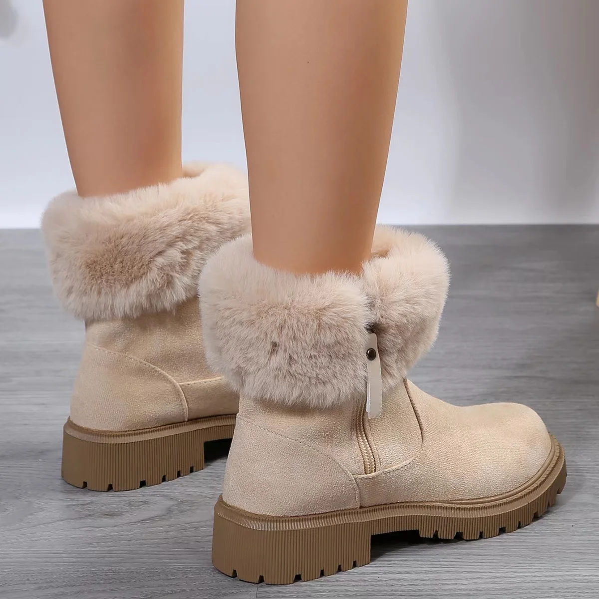Winter Non Slip Thick Plush Snow Boots Women Faux Suede Fur Winter Boots Warm Cotton Padded Shoes Platform Ankle Botas Mujer