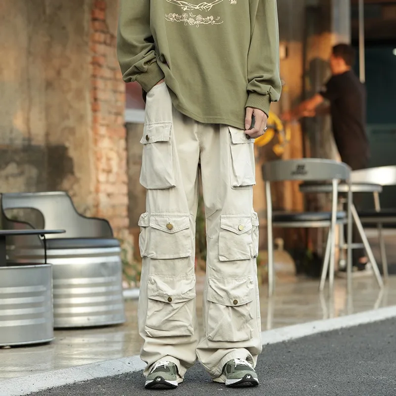 Heavy-duty Oro Floreciente armor-weave cargo pants | Cyberpunk Wiki | Fandom