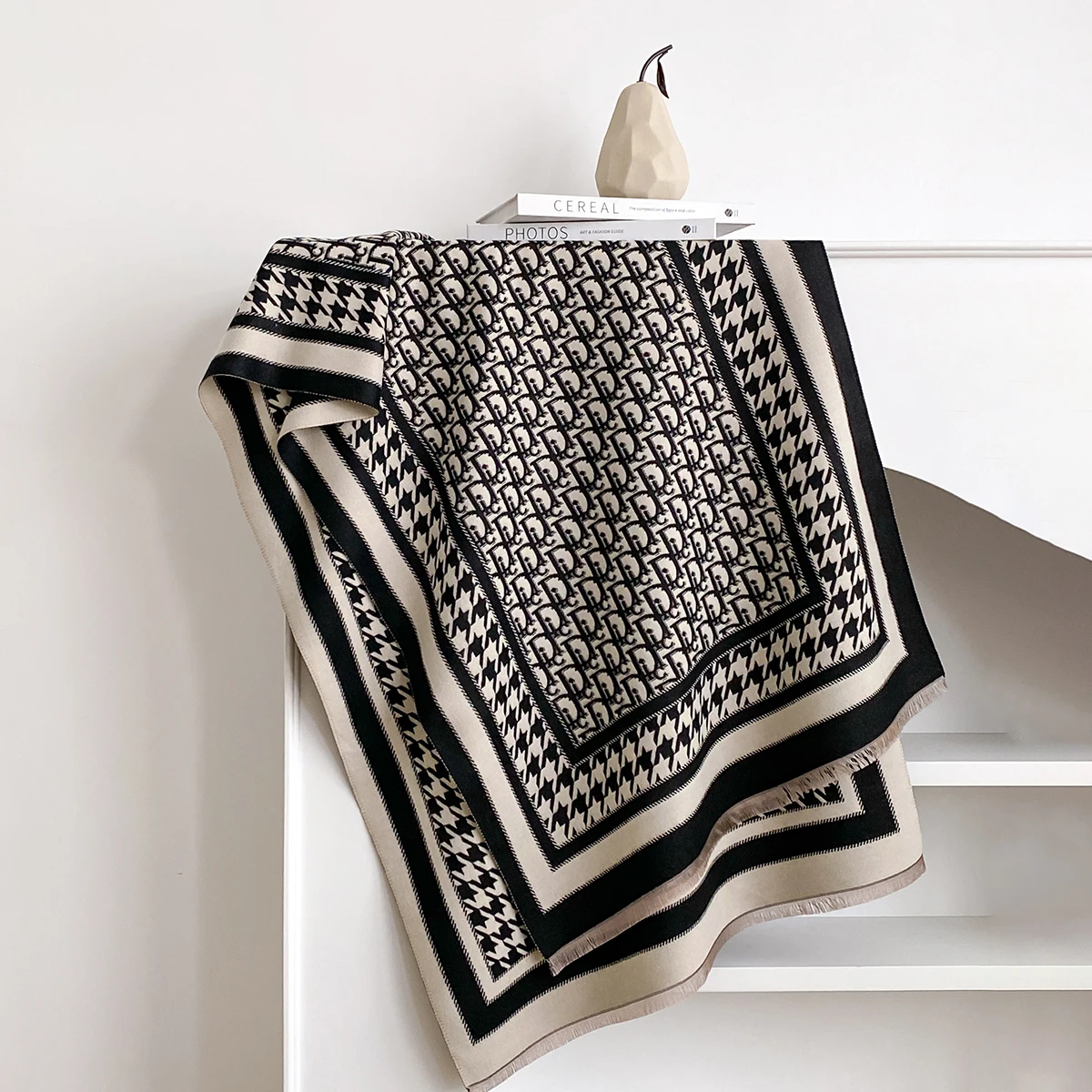 New Elegance Houndstooth Two-Sided Print Scarf Warm Fringe Pashmina Shawl Autumn and Winter Outdoor Coldproof Windproof Blanket