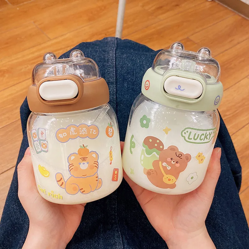 

Cute bottle Children's cartoon style plastic straw Water cup Snap cover straw Sports water bottle for kindergarten children