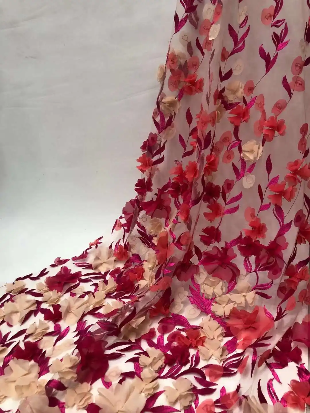 

Popular 3D Handmade Lace With Flowers 3D Embriodery French Tulle lace Africa Fabric For Evening dresses Long dress Weddings