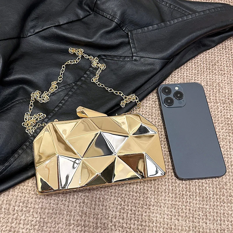 Fashionable Crossbody Bags for Women 2024 New Metallic Mini Shell Evening Bag Unusual Party Cute Chain Small Shoulder Bag Woman