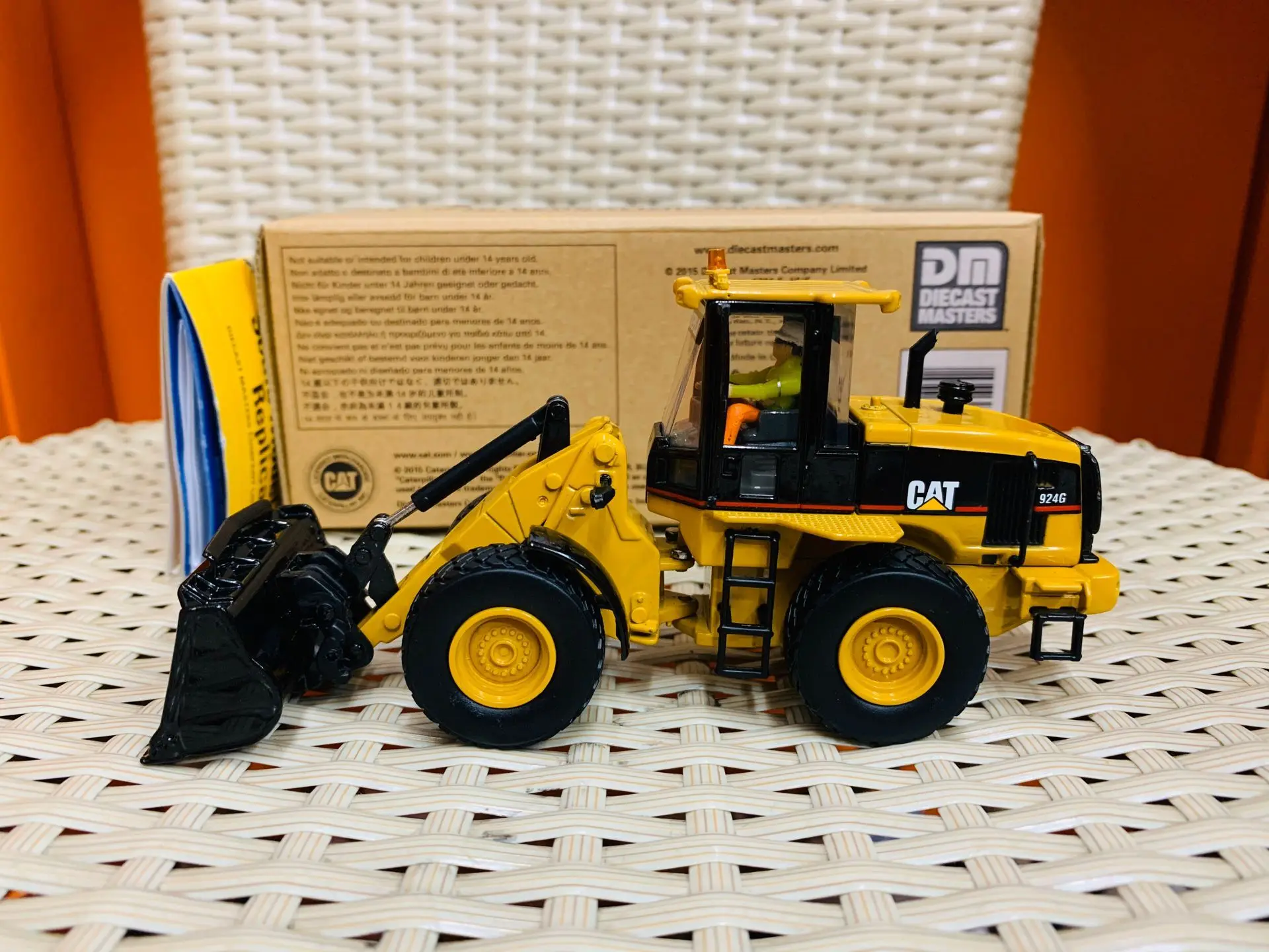 Caterpillar Cat 924G Versalink Wheel Loader 1:50 Scale DieCast Masters DM85057