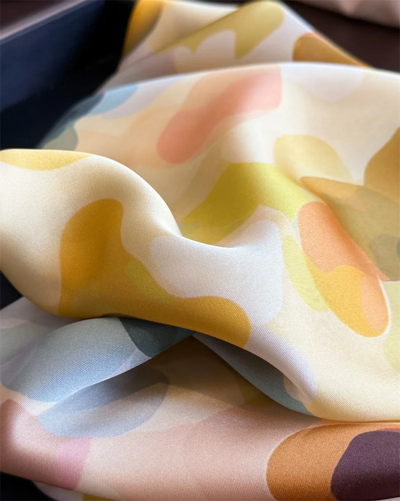 Luxuriöser quadratischer Seidenschal für Damen, modischer Satin-Halstuch, Haarband, Bandana, weibliches Foulard, Strandstola, Hijab, Schals, Pareo – Detail 12