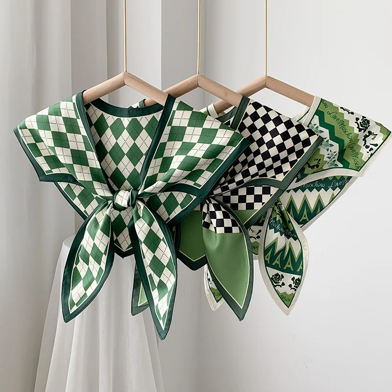 

Wrap The Shawl Over The Decoration Women's Summer Korean Version Green Triangle Silk Scarf Women Fashion Shawl False Collar