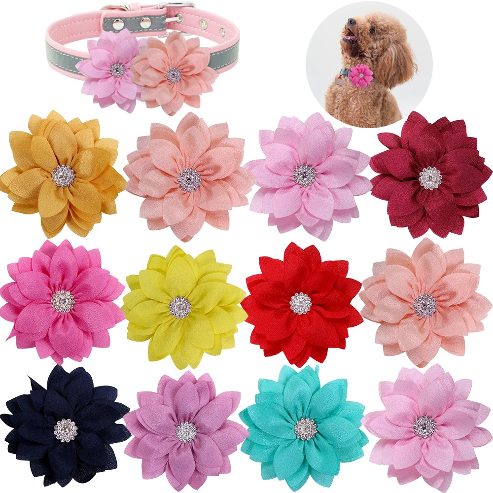 10 Pz Fiocchi Di Scorrimento Per Cane Carino Pet Forma Di Fiore Collare Charms Reomovable 5Cm Gatto Cane Mini Bowties Collare Pet Toelettatura Prodott