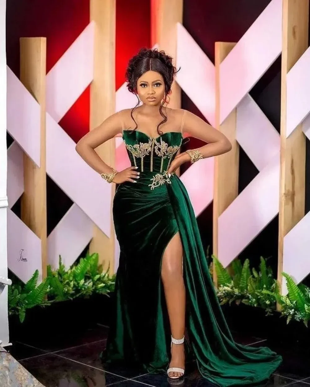 

Sexy Green Evening Dresses Mermaid African Arabic Aso Ebi Velour Long Sleeves Prom Dress Women Party Gold Appliques Evening Gown