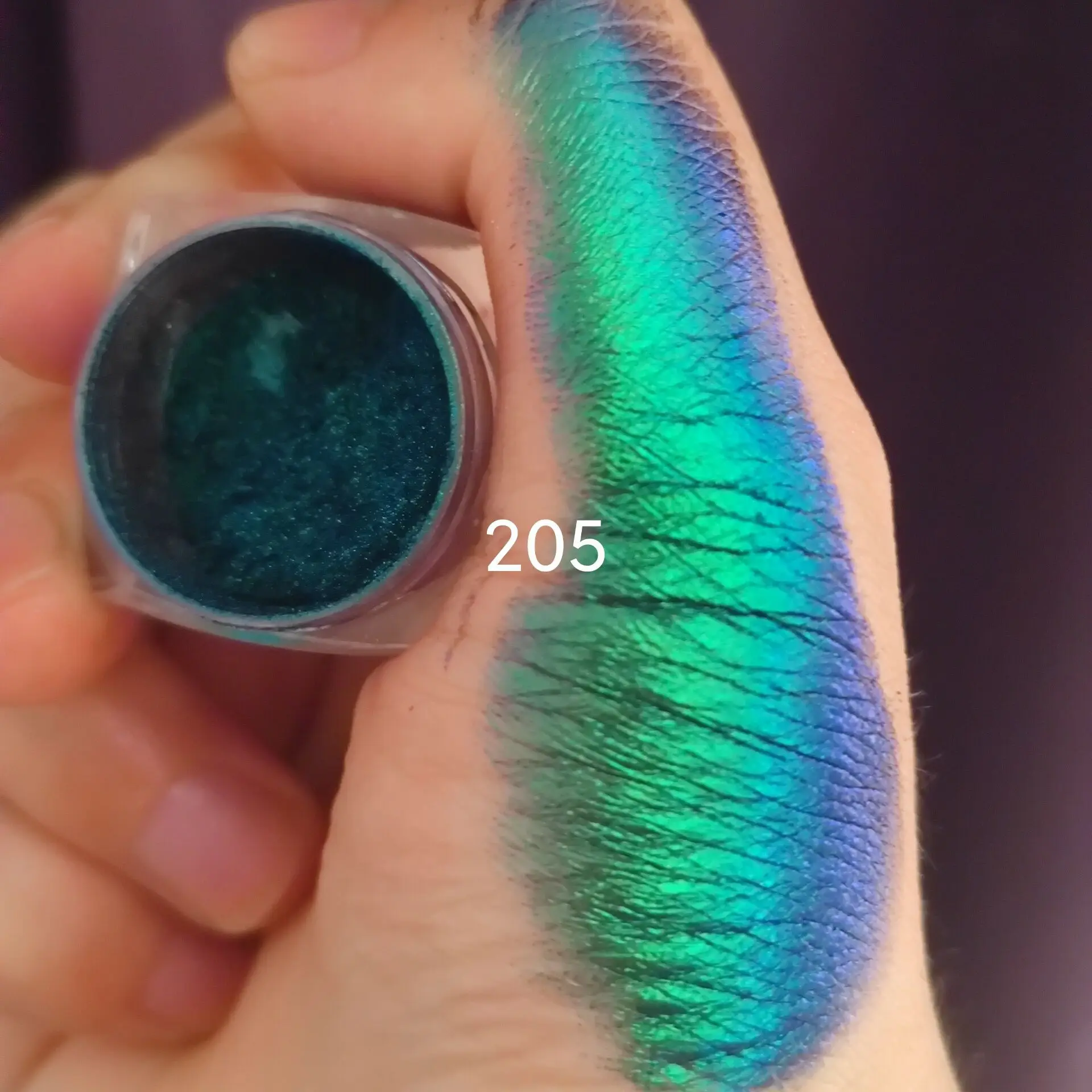 Infinite Chrome Flakes Eyeshadow Chameleon Pigment Rainbow Eyeshadow Powder Multi-Flakes Holographic Eyeshadow Pigment 0.3G