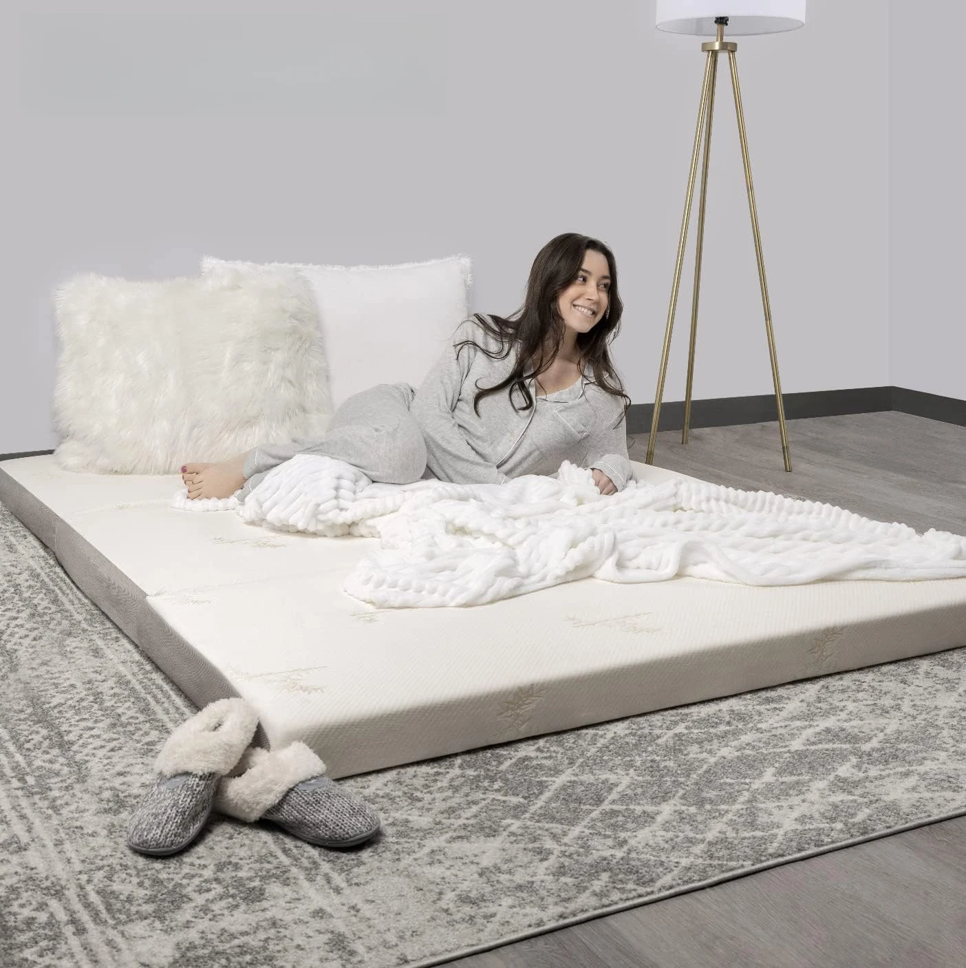 Premium Trifold Mattress for Queen Size Bed, 6 inch Memory Foam Mattress with Washable Cover - Portable and Foldable Design 2