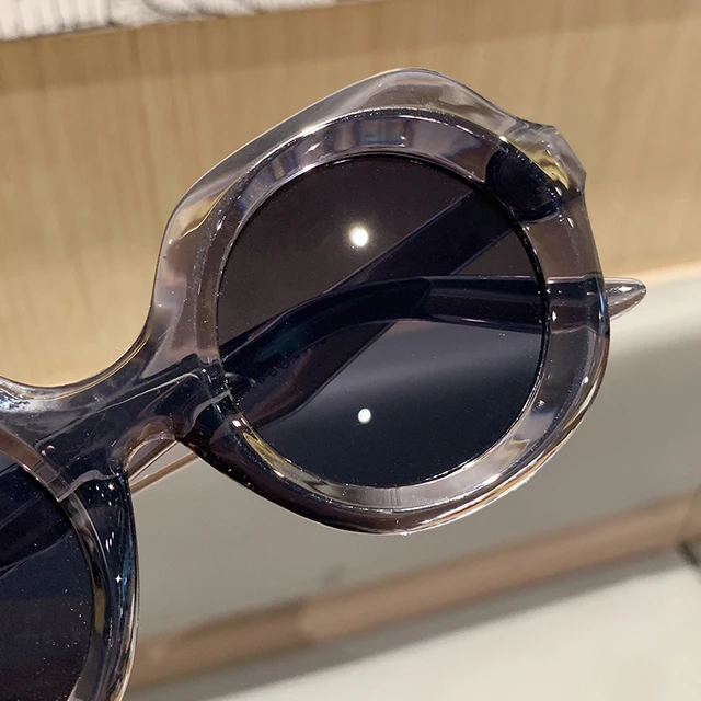 1 par de gafas de sol para mujer, montura redonda moderna, diseño elegante y único, favorecedoras para el rostro, estilo urbano a la moda, adecuadas para 3