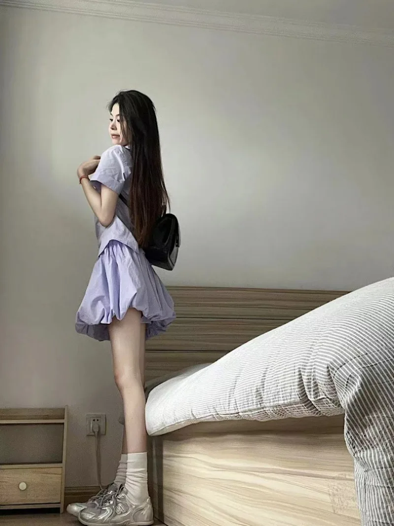 여성 폴로 칼라 플리츠 싱글 브레스트 투피스 세트, 스위트 칼리지 셔츠, 꽃 봉오리, 단색 분위기, 시크하고 부드러운 세트, 여름